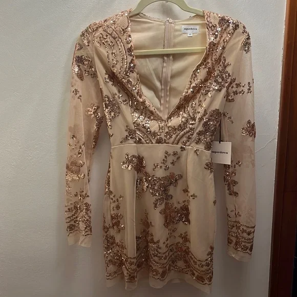 superdown | Dresses | Superdown Rose Gold Sparkly Long Sleeve Mini Dress Size Xs Nwt | Poshmark superdown | Dresses | Superdown Rose Gold Sparkly Long Sleeve Mini Dress Size Xs Nwt | Poshmark